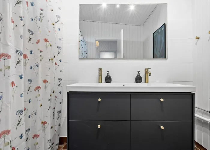 3 Bedroom Stunning In *